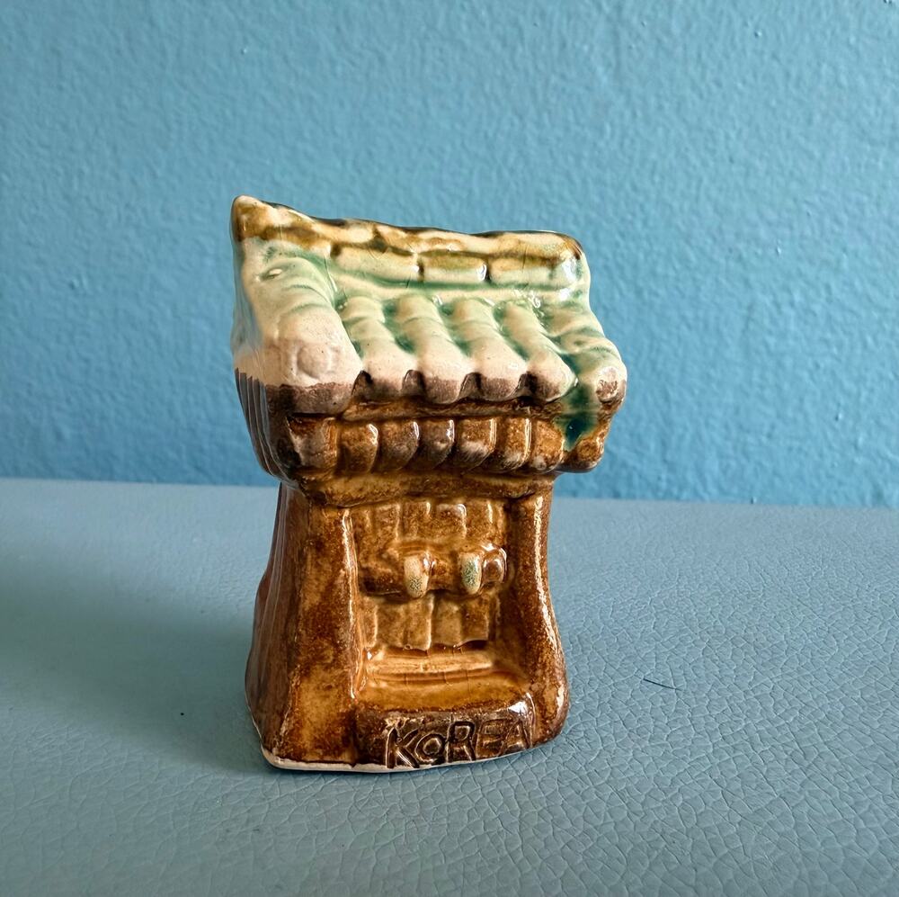 Vintage Ceramic Miniature Korean Hanok House Roof Gatehouse Figurine 1970s